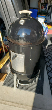 Weber Smokey Mountain 18.5-inch Vertical Charcoal Cooker