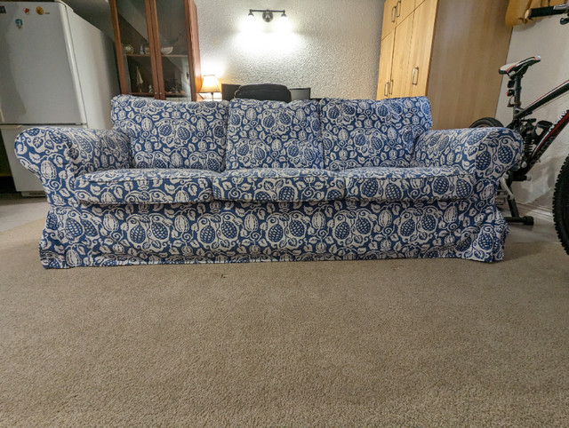 Ikea 3 seater fabric sofa in Couches & Futons in Markham / York Region - Image 3