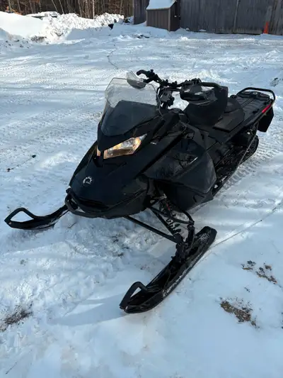 Selling a 2022 renegade x 850 Only has 500kms and is in incredible shape. Heated grips Visor plug Ad...