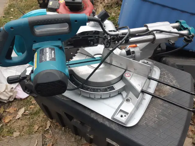 Makita 10"  miter saw62864361137026122