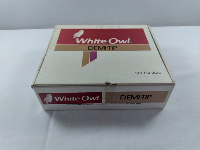 Vintage White Owl New York Cigar Box in Arts & Collectibles in Moncton