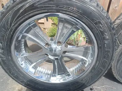 Mag boss 312 20X8.5 (BOLT PATTERN 5X135) TRES BONNE CONDITION ETAIT SUR FORD F150 1997