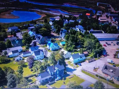 Lots of home improvements, great location for someone who wants to be close to the ocean, 5-10 minut...