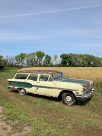 1958 Pontiac station wagon 