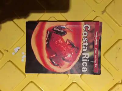 Paperback Costa Rica a travel survival kit, author Rob Rachowiecki $5.00