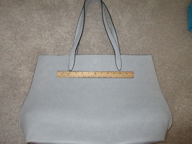 4 LARGE totes/purses  - $5 EACH in Women's - Bags & Wallets in Edmonton - Image 2