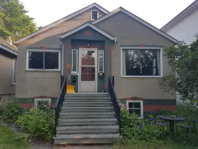 Roommate wanted for summer in Old Strathcona