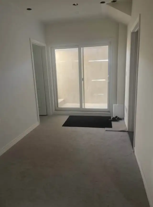 Basement private room for rent in Room Rentals & Roommates in Oshawa / Durham Region - Image 4