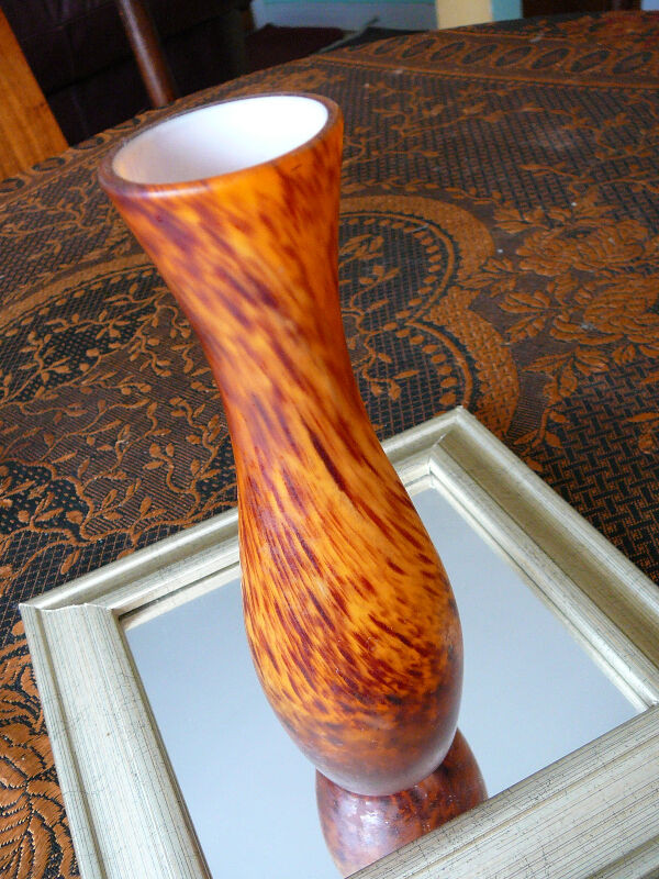 mignon vase solifleur 8"/20cm, forme tulipe style Murano ambre dans Art et objets de collection  à Ville de Montréal