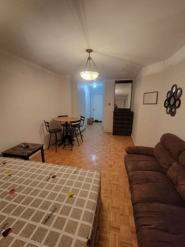 Lease Transfer – 2 ½ Apartment in Benny Crescent — photo 1