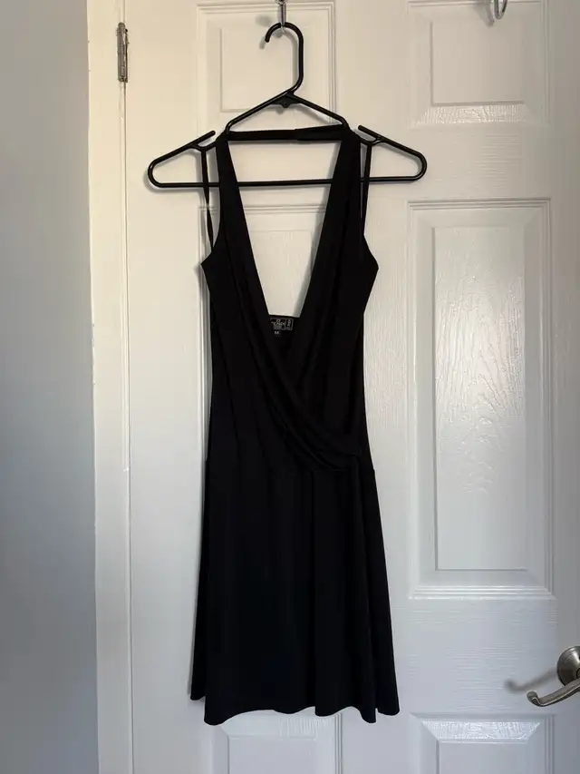 Fendi Women’s size 6-8 (M) Black Halter Dress