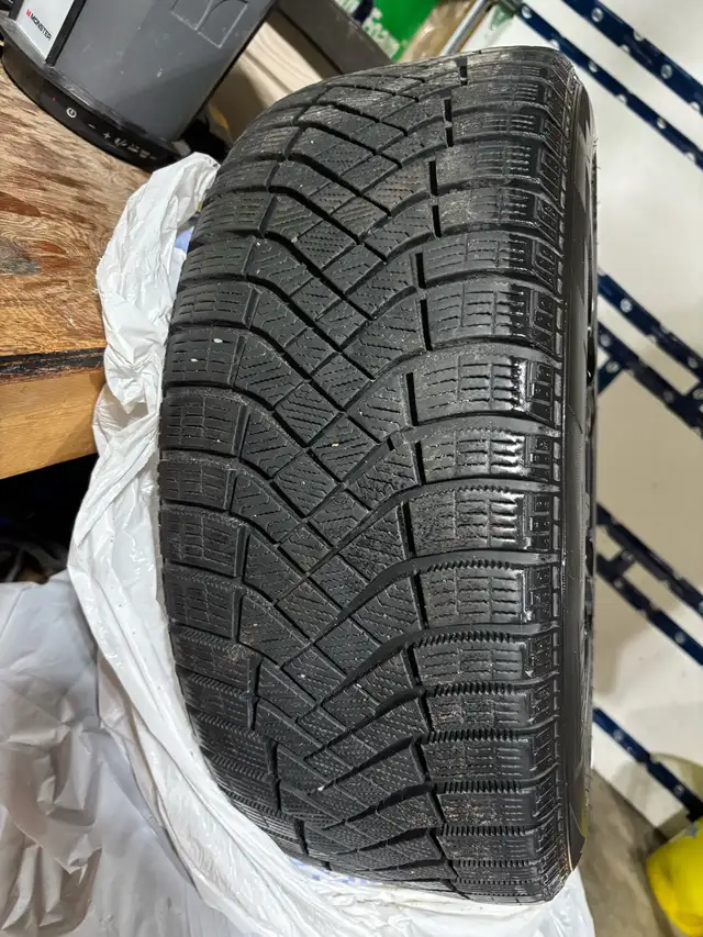BMW Winter Wheels in Tires & Rims in Oshawa / Durham Region - Image 4
