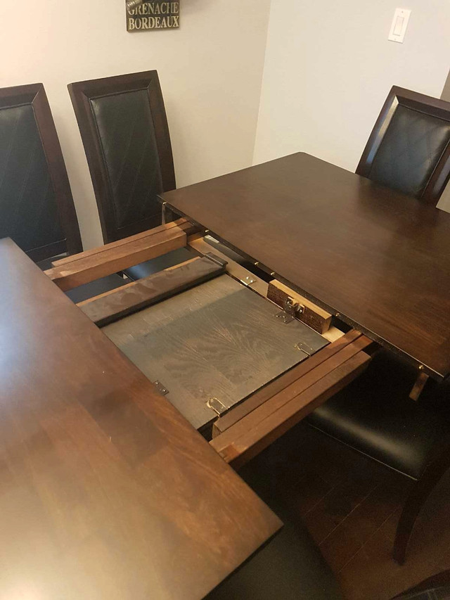 Solid Wood Table With Folding Center Addition and 6 Chairs. in Dining Tables & Sets in Hamilton - Image 4