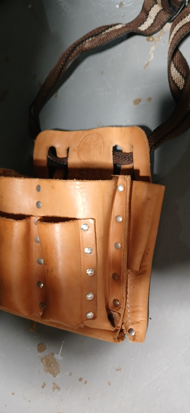 Klein tool pouch 5160 in Hand Tools in Ottawa - Image 3