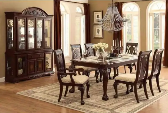 NORWICH DINING TABLE in Other in City of Toronto - Image 2