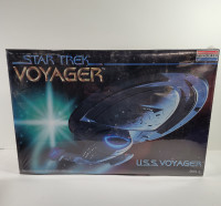 Modèle Réduit/Model Kit MONOGRAM – STAR TREK U.S.S. VOYAGER