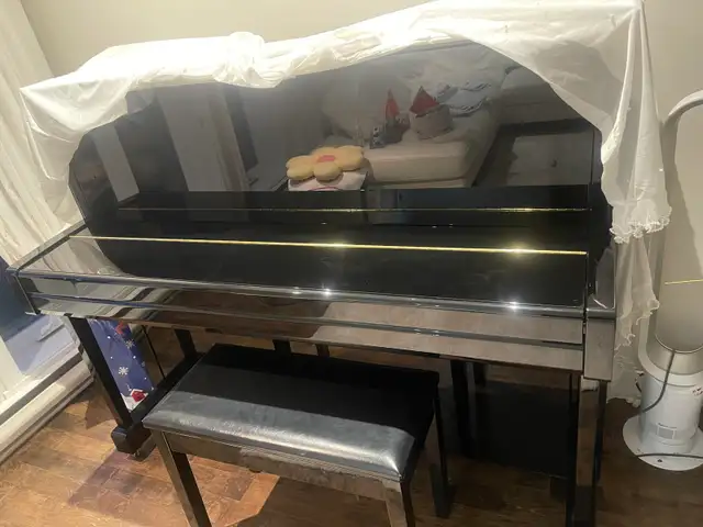 Yamaha Piano in Pianos & Keyboards in Laval / North Shore - Image 3