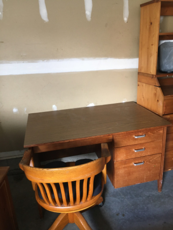 SOLID All Wood Desk and Roller Chair in Desks in Markham / York Region