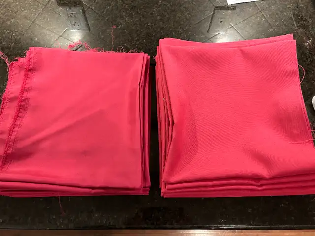 17 count Dark pink table runners for large party or occasion in Holiday, Event & Seasonal in Ottawa - Image 3