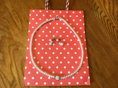 Fresh saltwater pearl necklace / earrings, View more