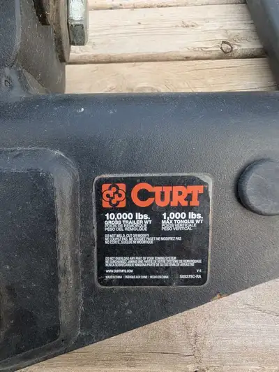 Curt Equalizer hitch. Used for one summer. $400 obo. Text 306-203-1180