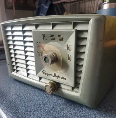 1954 Rogers Majestic AM MCM Calypso Green Bakelite R-541 Radio, View more