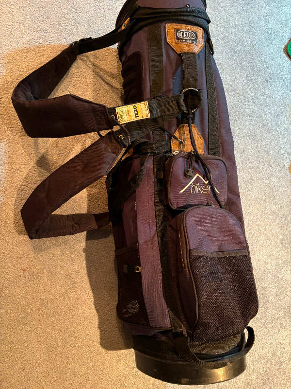Lightweight Burton Golf bag with shoulder harness and kick stand in Golf in Sault Ste. Marie