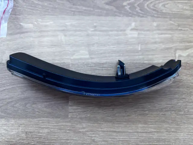 BRAND NEW  Ford Explorer Mirror Light Turn Signal in Other in Winnipeg - Image 4