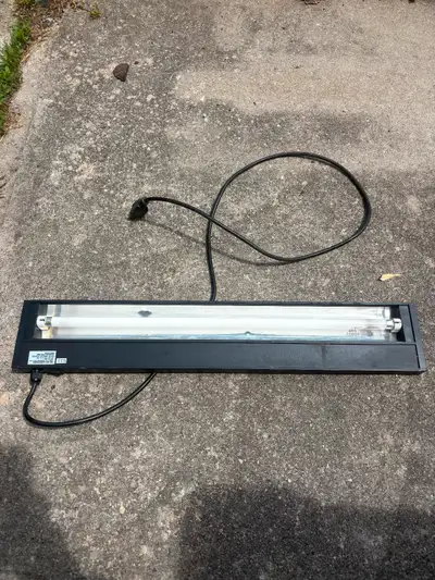 Zoomed 24” T5 UV Hood, View more