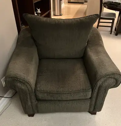 The chair is in decent shape in terms of comfort and nothing major wrong with it. The left armrest h...