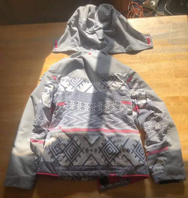 ROXY SKI JACKET SIZE 10/M in Ski in Banff / Canmore - Image 5