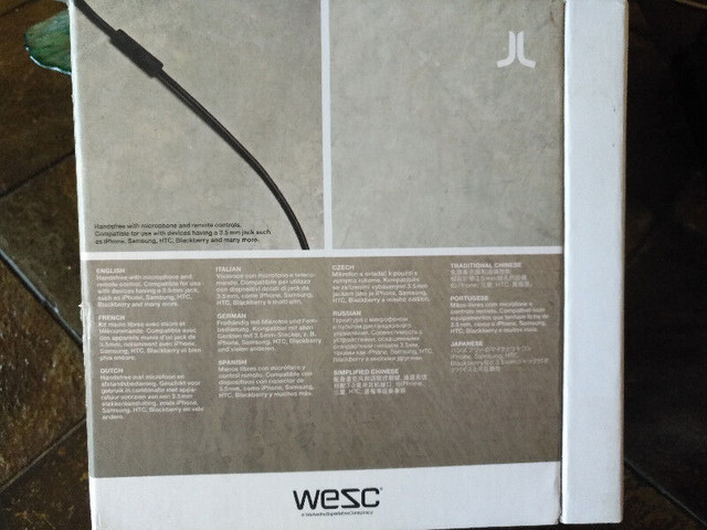 NEW WeSC Matte Conga On-Ear Headphones Black in General Electronics in City of Toronto - Image 4