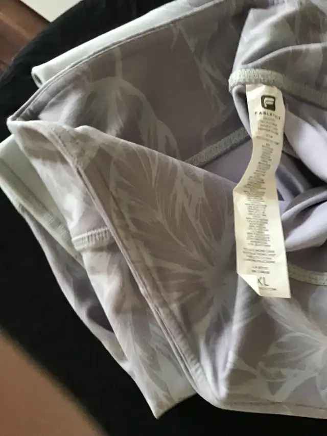 Fabletics Leggings in Women's - Bottoms in Markham / York Region - Image 6