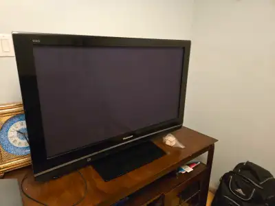 Old but gold TV for sale! This 41" screen TV is looking for a new home as it is no longer being used...