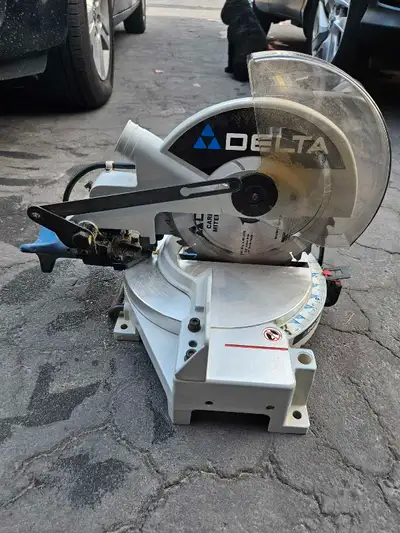 Selling a Delta MS250 Shopmaster 10-inch Compound Miter Saw in GREAT CONDITION only used once foe $1...