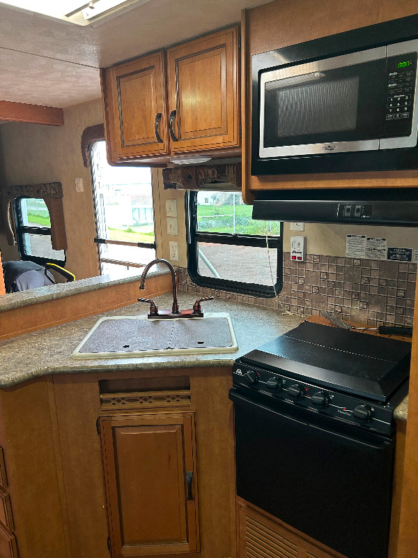 2014 Puma Palomino with Double Bunks in Travel Trailers & Campers in Summerside - Image 2