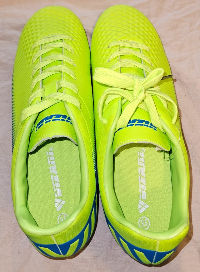 Vizari Soccer Cleats Fg/Ag Size: 9.5 US in Soccer in City of Toronto - Image 2