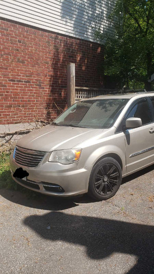 2012 Chrysler Town & Country Touring