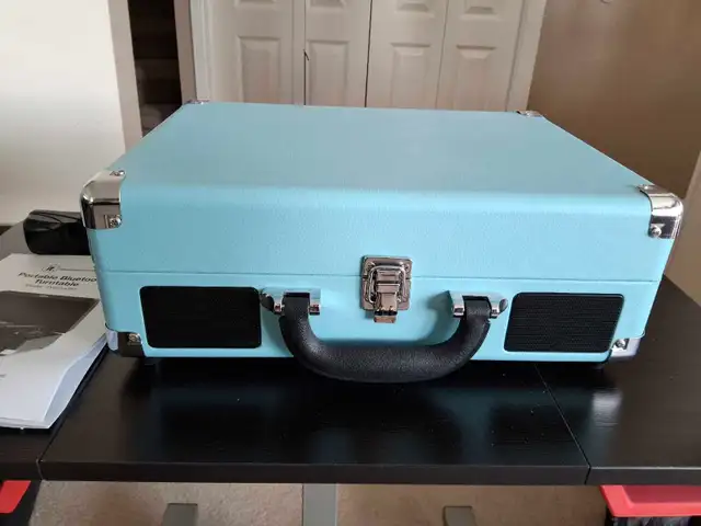 Portable Bluetooth Turntable in Stereo Systems & Home Theatre in Edmonton - Image 4