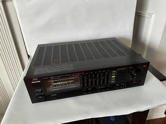 Vintage Super-A JVC A-X400 Stereo  Amplifier w  7-band Graphic in Stereo Systems & Home Theatre in City of Toronto - Image 6
