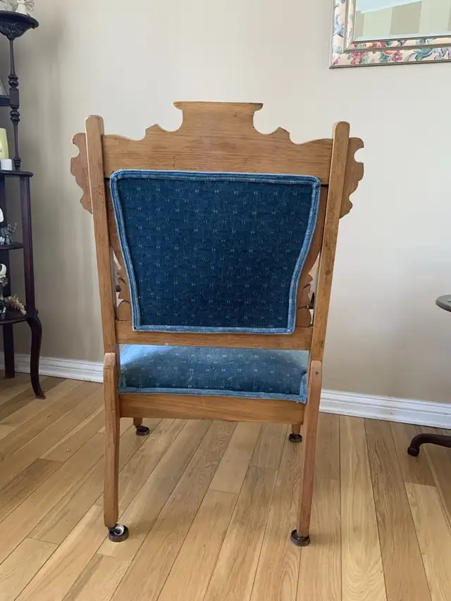 Antique Parlour Chair in Chairs & Recliners in Ottawa - Image 3