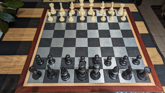 01-Magnifique  jeu   d'échecs. dans Jouets et jeux  à Laval/Rive Nord