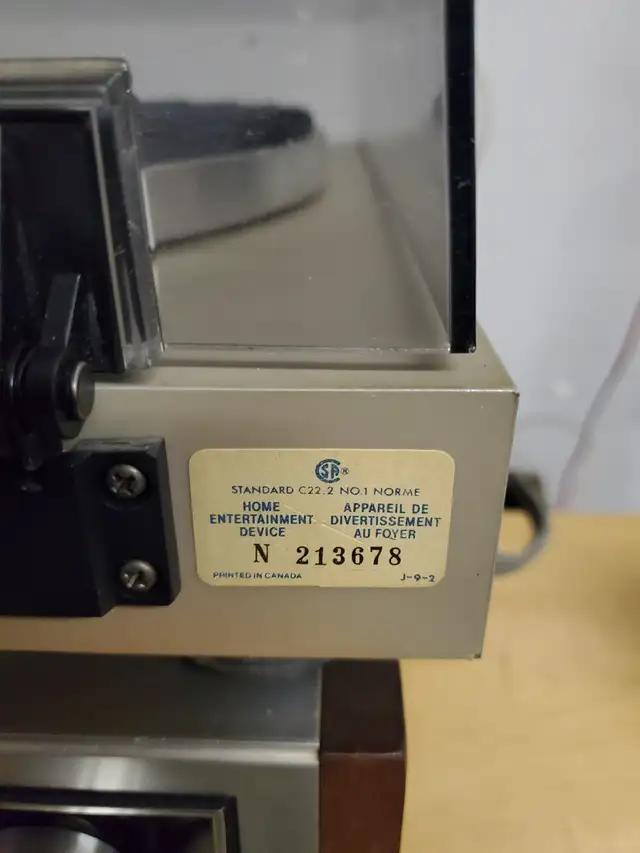 AKAI AP-B20CS RARE VINTAGE BELT DRIVE AUTO-RETURN TURNTABLE BOX in Stereo Systems & Home Theatre in Markham / York Region - Image 9