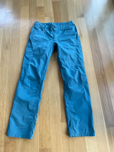Almost new Patagonia utility pants size 30, View more