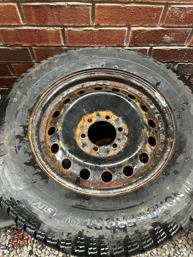 Used truck winter tires 245/70 R17 T in Tires & Rims in Kawartha Lakes - Image 4