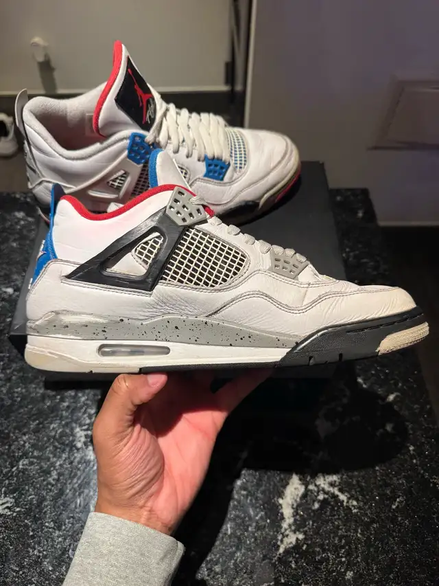 Jordan 4 Size 10.5 in Men's Shoes in Mississauga / Peel Region - Image 5