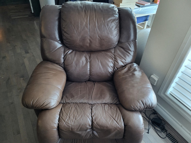 Palliser Leather Couch and Rocking Chair in Chairs & Recliners in Saskatoon - Image 2