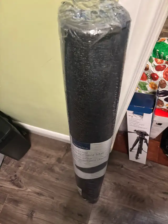 Insignia Exercise Equipment Mat - Large - Black in Exercise Equipment in Cambridge - Image 6