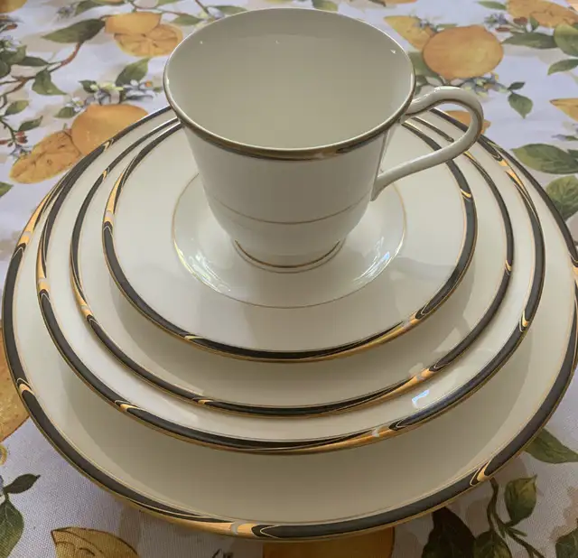 Mikasa Academy dinnerware and Oneida Midnite Flatware451076942286049283