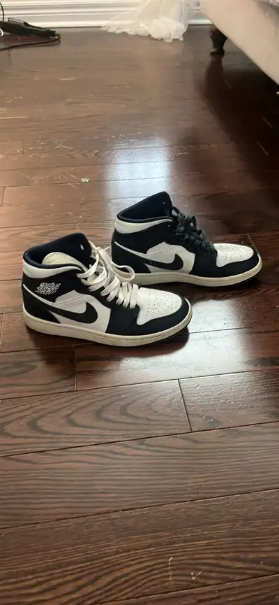 Air Jordan 1 Mid, View more